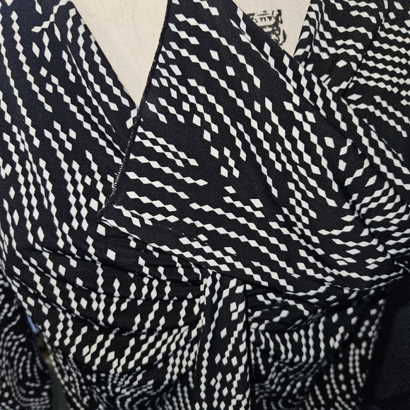 Nine West Womans 3/4 Sleeve Black/White Blouse Size L - Picture 4 of 12